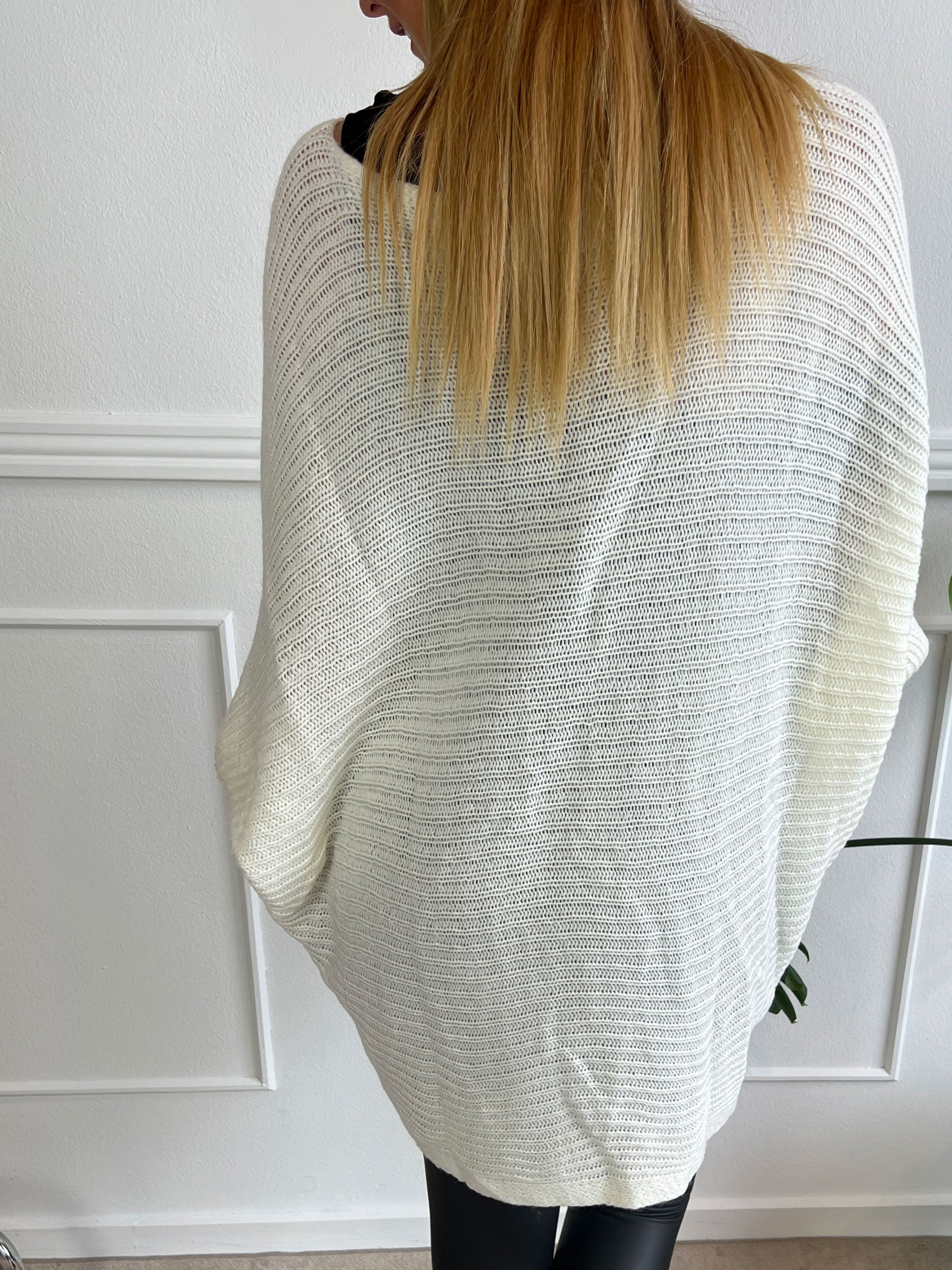 Gabbi - Oversized stickat med fladdermusärmar
